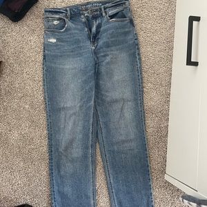 American Eagle Mom Jeans / size 8 xlong